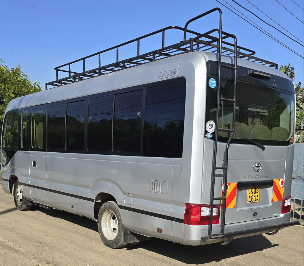 Voxy rear